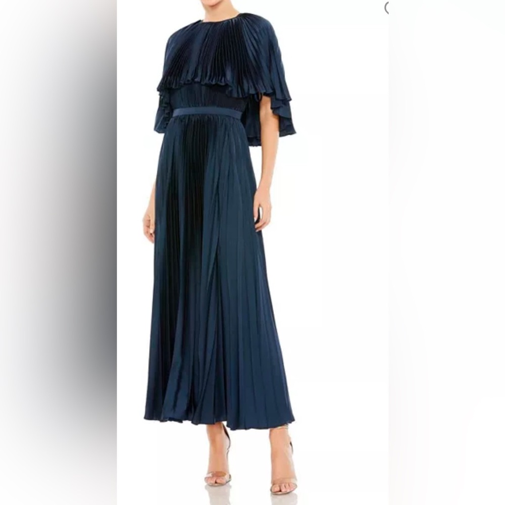 IEENA for Mac Duggal 
Pleated Capelet Tea-Length Gown